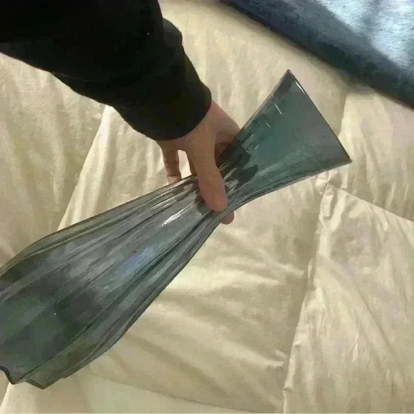 Spanish glass vase - Picture 5 of 7